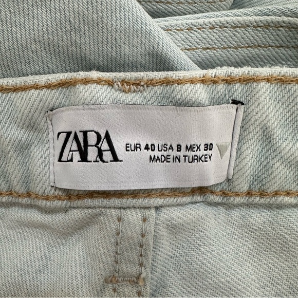 Zara Light Wash Straight Leg Split Hem Jeans - Picture 3 of 3
